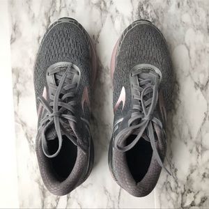 Brooks Adrenaline GTS 18 Size 10.5